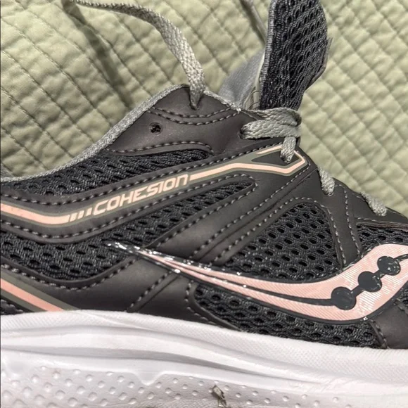 Saucony Women's Gray and Pink Athletic Shoes - Picture 4 of 9